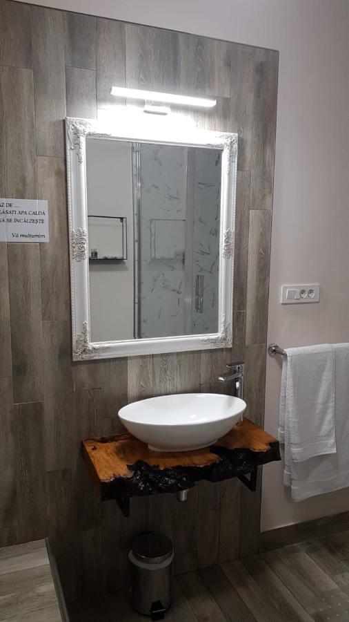 Mini Pool Rooms - Ultracentral - Piscina Cu Hidromasaj Oradea Exteriör bild