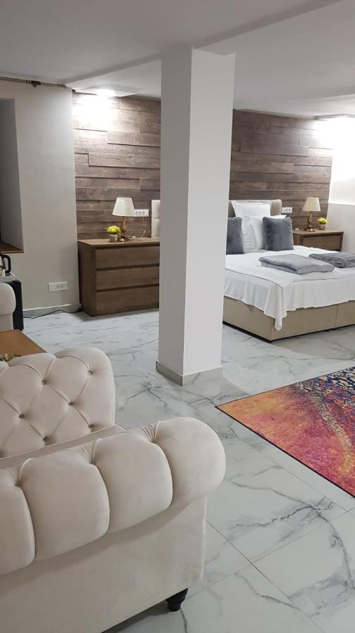 Mini Pool Rooms - Ultracentral - Piscina Cu Hidromasaj Oradea Exteriör bild
