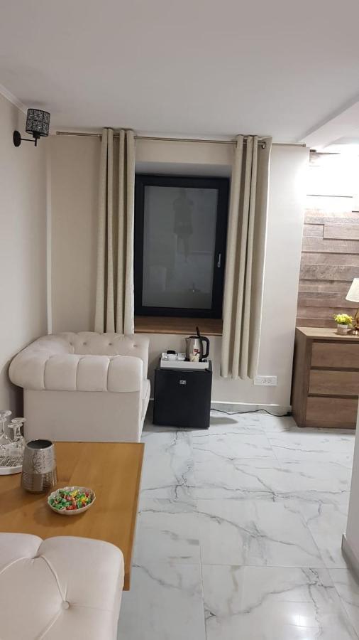 Mini Pool Rooms - Ultracentral - Piscina Cu Hidromasaj Oradea Exteriör bild